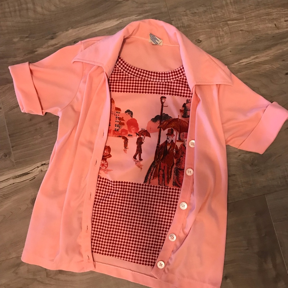 Vtg Pink Polyester T Shirt Gustave Caillebotte  Paris Street Button Down Front
